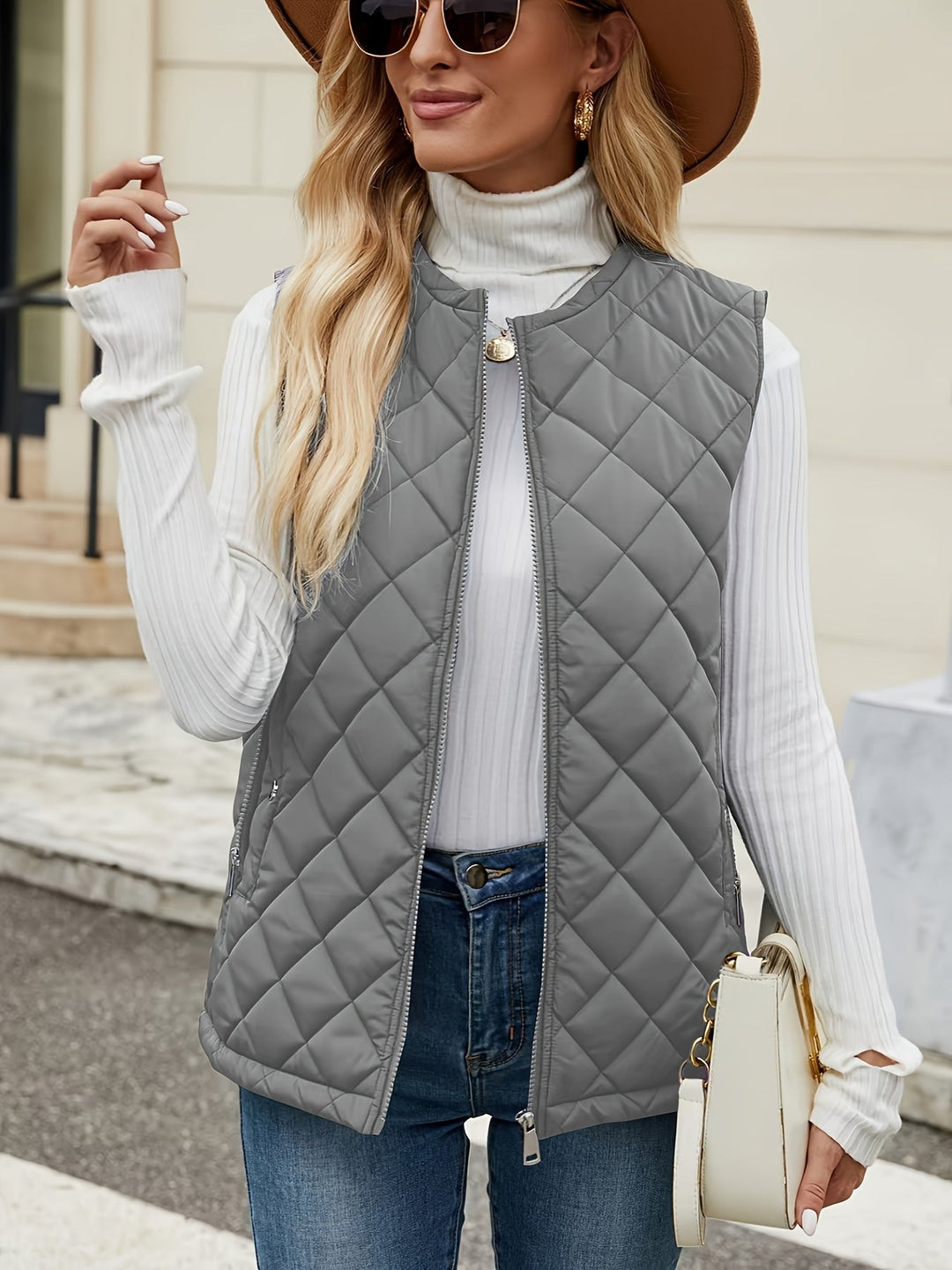 Quilted gilet women detail