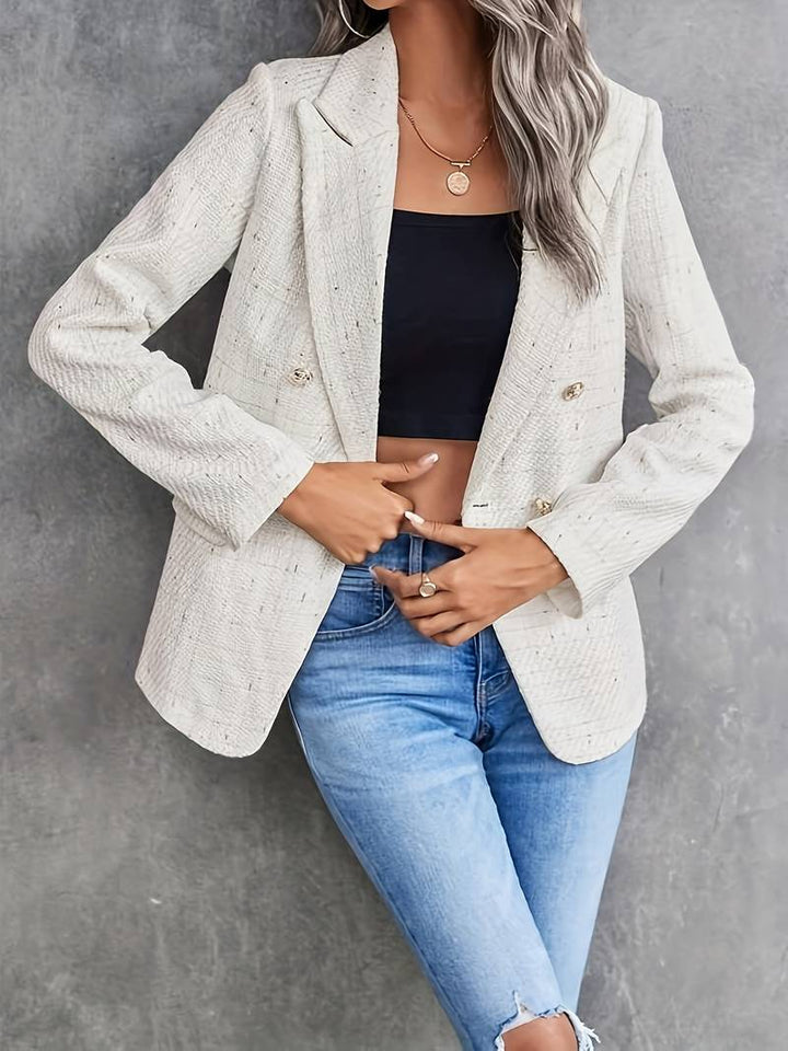 Notch collar blazer women detail