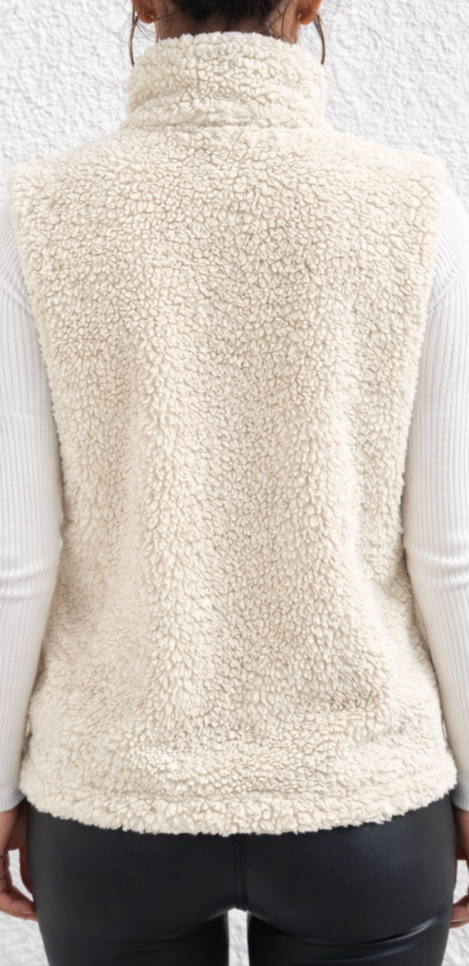 Teddy fleece gilet women detail