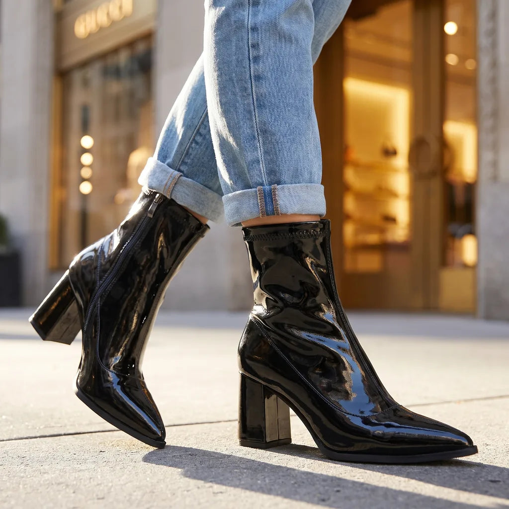 Stretch shaft ankle boots detail
