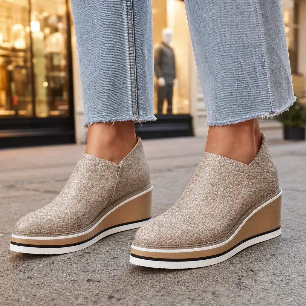 Pointed toe ankle boots detail