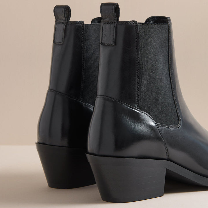 Pointed Toe Western Chelsea Boots with Angled Block Heel and Elastic Side Gussets