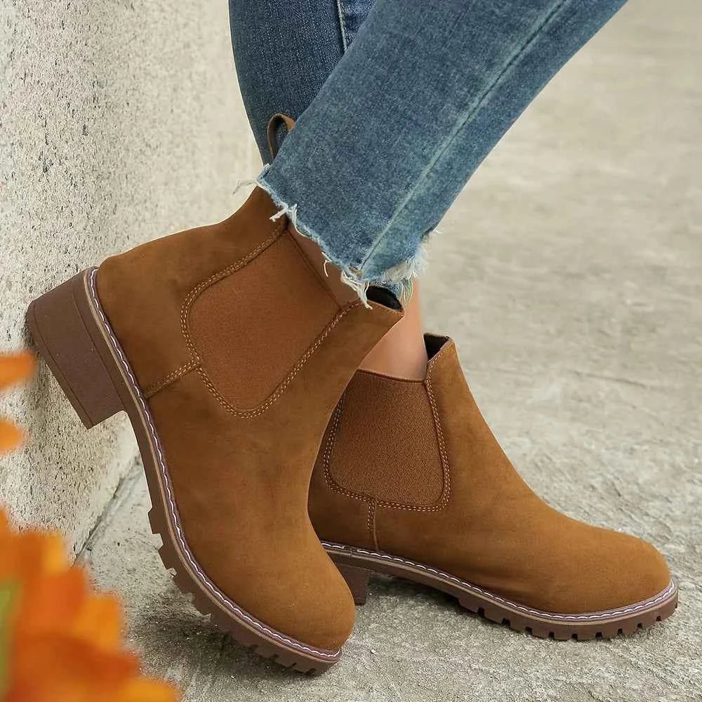 Classic Chelsea Boots with Elastic Side Gussets and Cushioned Insole