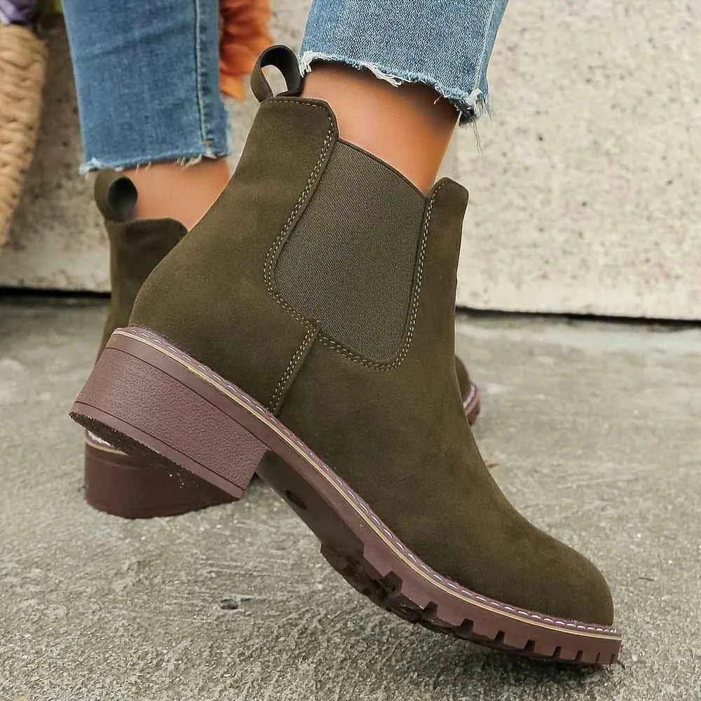 Classic Chelsea Boots with Elastic Side Gussets and Cushioned Insole